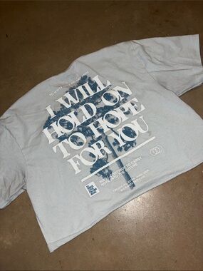 Hold on to hope cropped tshirt